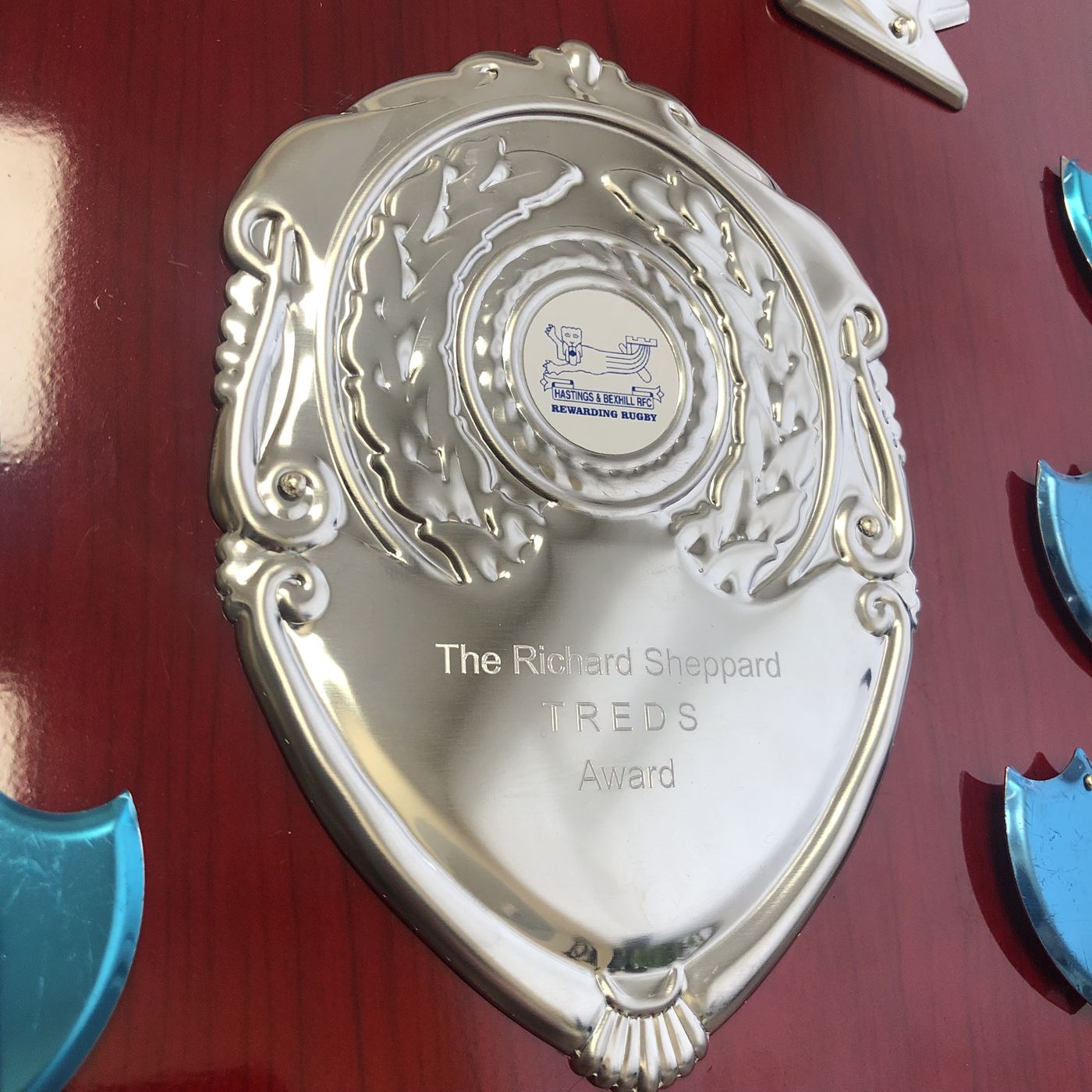 English Rose Annual Shield With 17 Side Shields