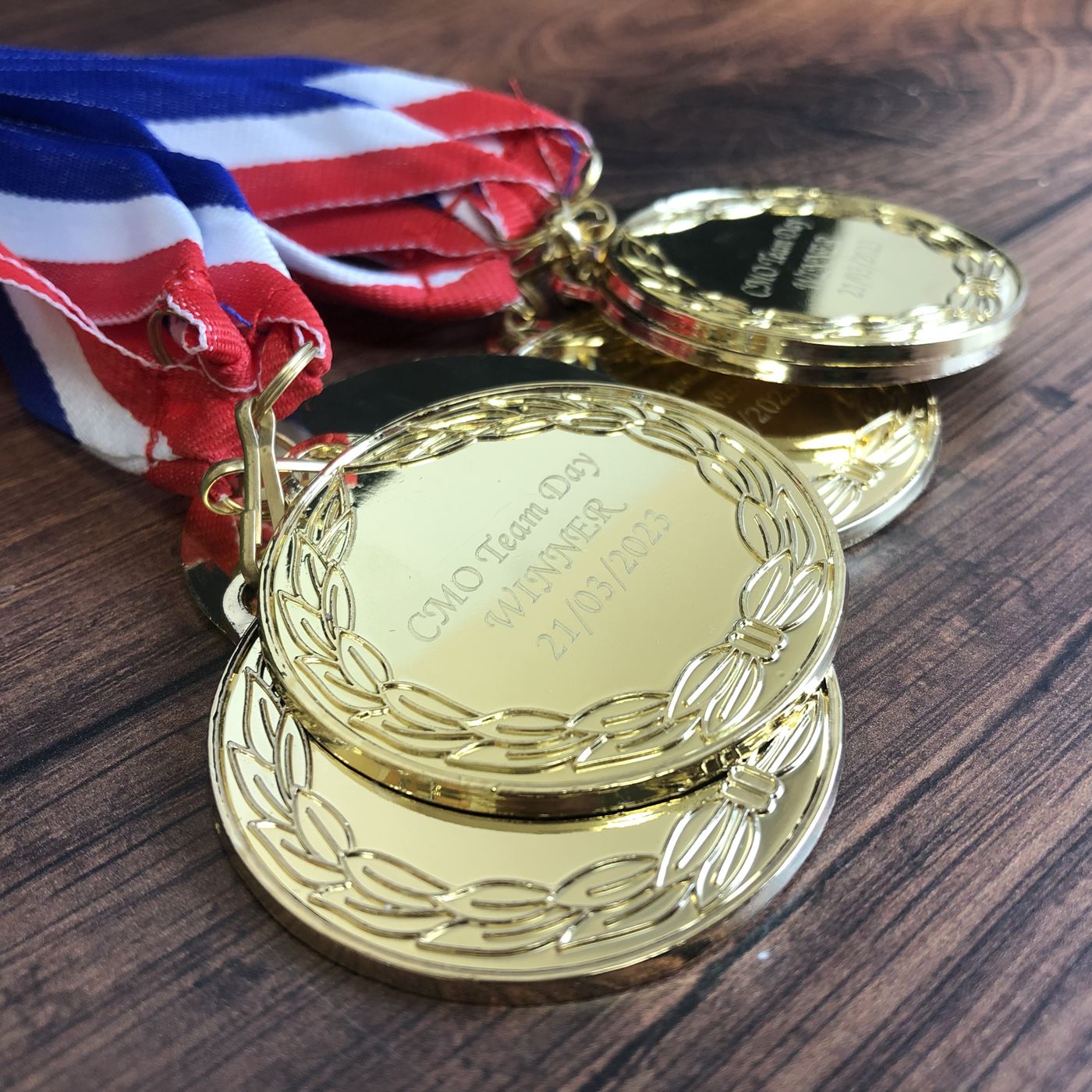 classic laurel wreath medal 5cm