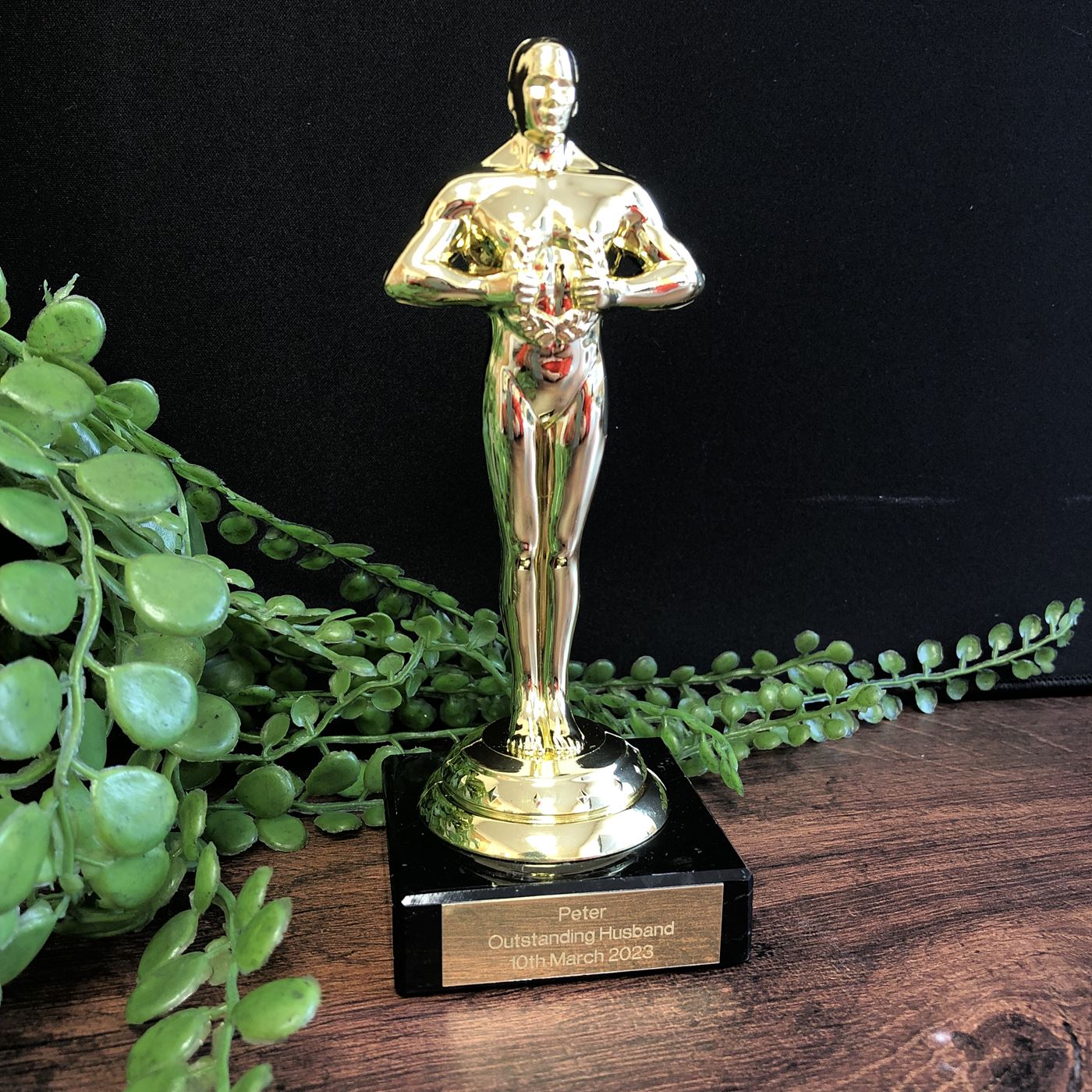 icon oscars style achievement award