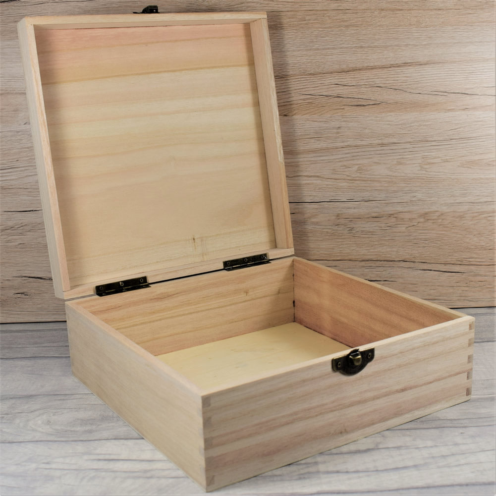 Personalised Wooden Wedding Memories Box - Wreath